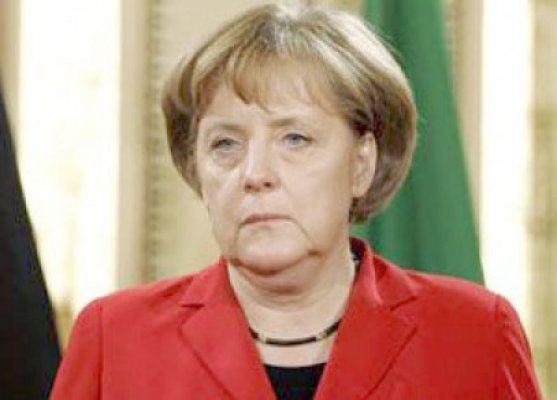 Merkel propune organizarea unui referendum în Grecia
